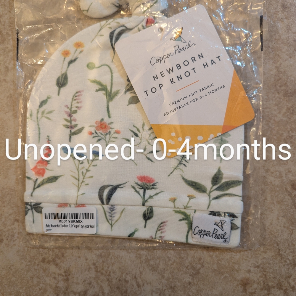 Copper Pearl Newborn Top Knot Hat - Floral White